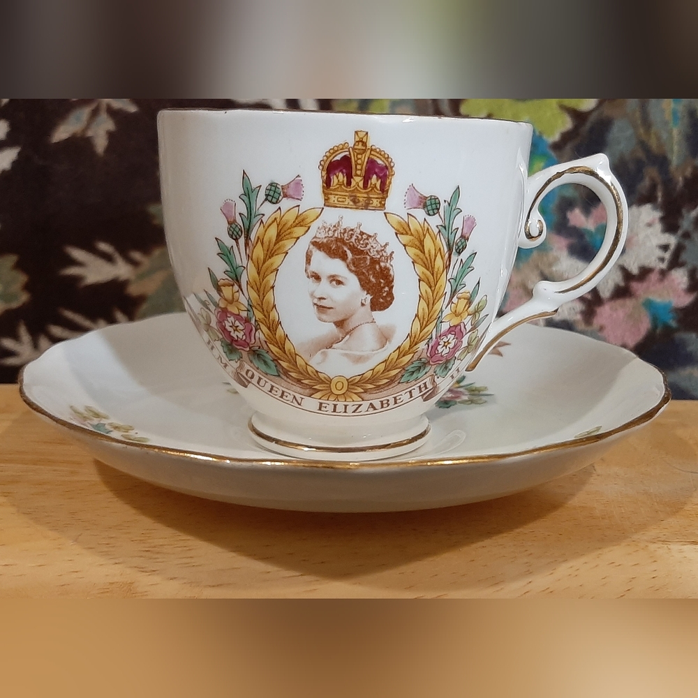 Queen Elizabeth 1953 Coronation | Tea Cup/Saucer w/ (2) Silver Plated Sp…